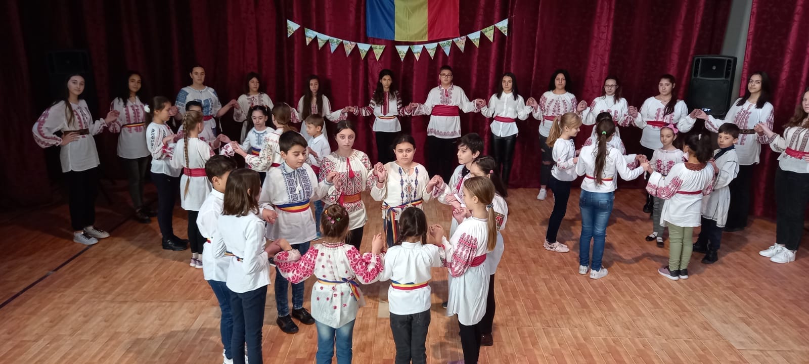 <span  class="uc_style_uc_tiles_grid_image_elementor_uc_items_attribute_title" style="color:#ffffff;">HORA 2</span>